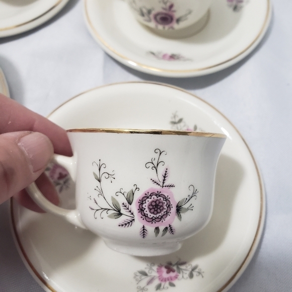 Vintage Tea Set Cups and Saucers Set of 4 Purple Floral Gold  Made in Portugal - Picture 1 of 8